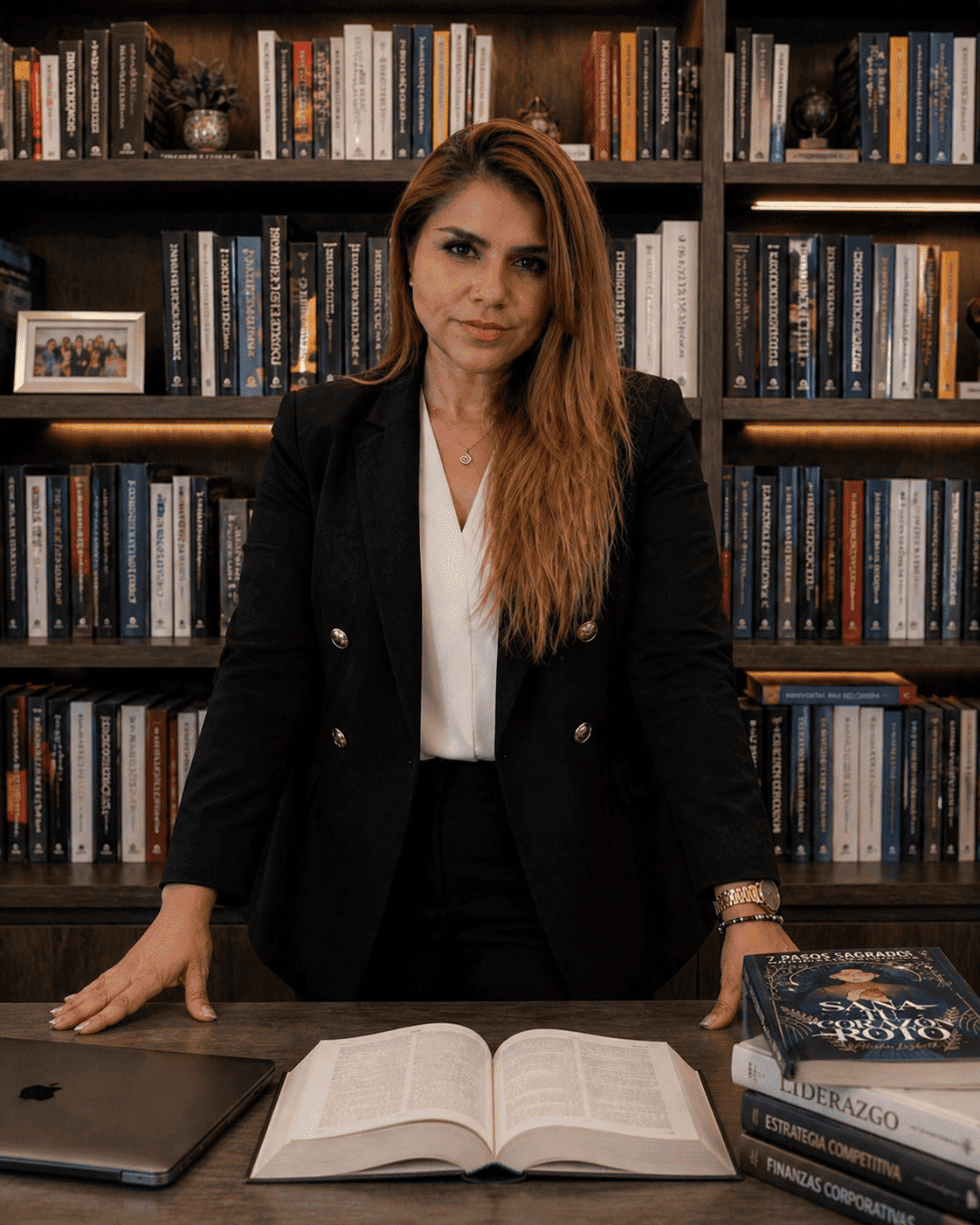 Alisha Lizbeth, periodista, autora y creadora de Método Referente